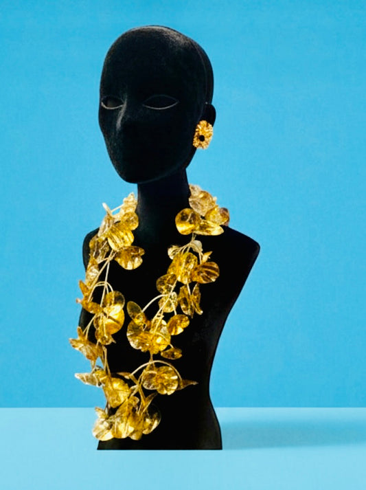 Lady Lily Necklace Set.